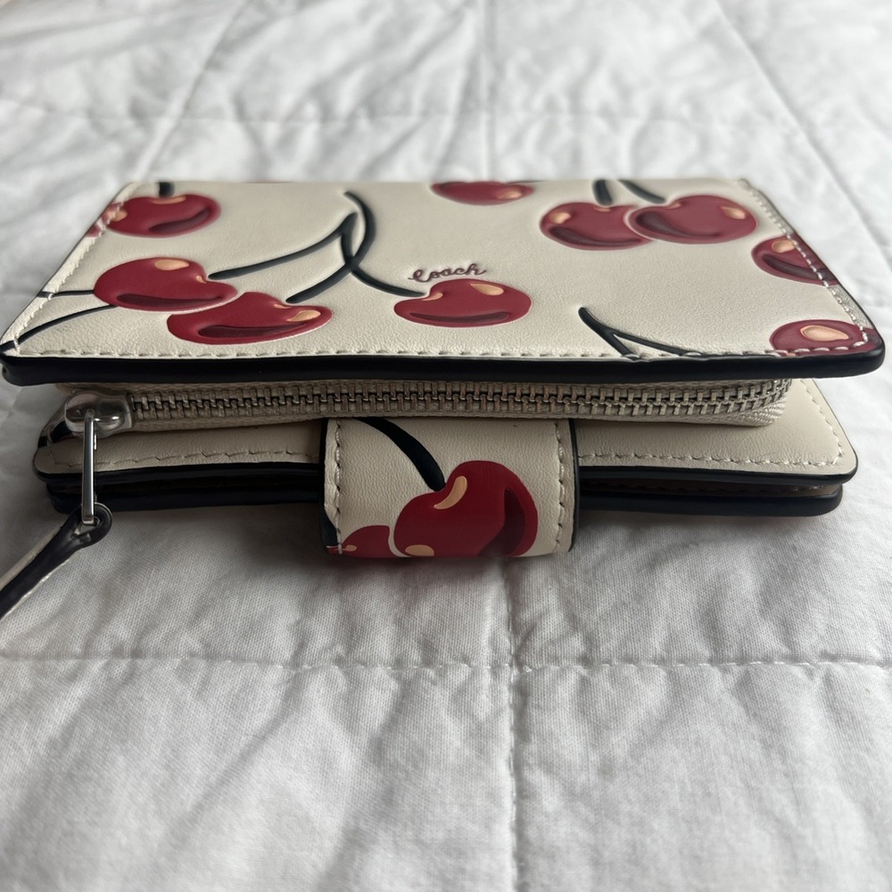 COACH CZ762 Women's Medium Corner Zip Wallet With Cherry 🍒 Print Smooth Leather - Picture 9 of 10